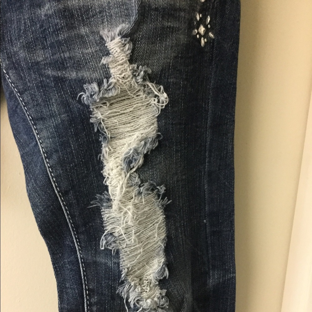 Machine Distress Denim/Jeans NWT Rhinestone accent - Picture 2 of 4